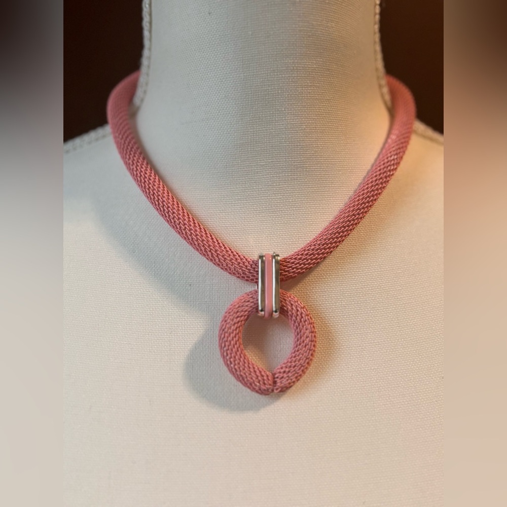 NWOT Pink necklace